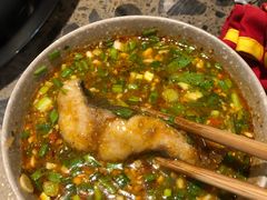 -肖肖酸萝卜鱼火锅(总店)