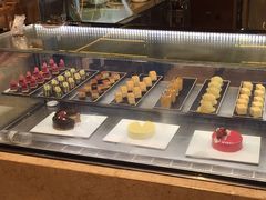 -大中华希尔顿酒店-念自助餐·嗨啤·小龙虾