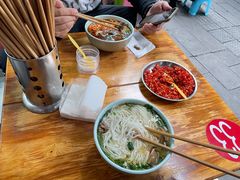 -全家福米线