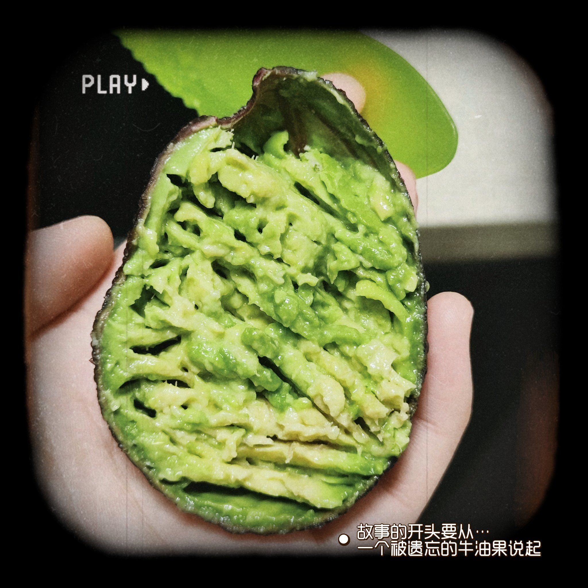 00鸡蛋芝士牛油果三明治