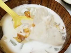 -志龙皇冠吃货椰子铺