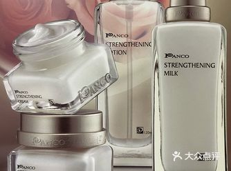 五大细微处泄漏你年龄的️密： 眼部皱纹、黑眼圈、眼袋