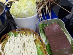 -马路边边·成都串串(翠柏路店)