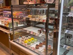 面包甜点陈列柜-巴黎贝甜(常德路店)