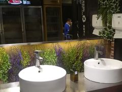 -龙巢盱眙龙虾·牛蛙·烧烤宵夜(八卦岭店)