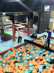 -蹦贝运动中心·蹦床·攀岩·闯关(龙岗店)