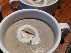 奶油蘑菇汤&nbsp;mushroom&nbsp;soup-MARU玛露音乐餐厅(大学路店)