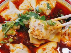 -八二小区抄手(龙湖上城天街店)