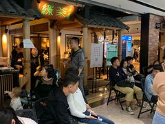 等位区-绿茶餐厅(广州天河城店)