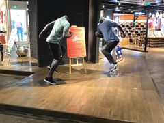 -王府井百货熙地港店