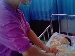 -秋歌护理·月嫂·育儿嫂(浦东医院店)