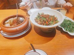 -老滇山寨•云南特色菜•地方菜•民族风情歌舞表演(金碧店)