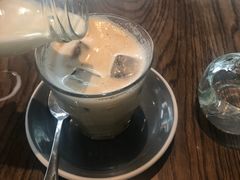 -ROAST coffee & eatery