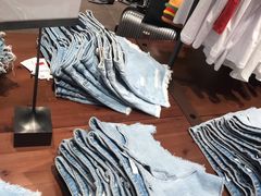 -URBAN REVIVO(高德置地广场·春广场店)