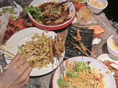 -老街烧烤大排档·地道湖北菜·龙虾馆(汉口火车站店)
