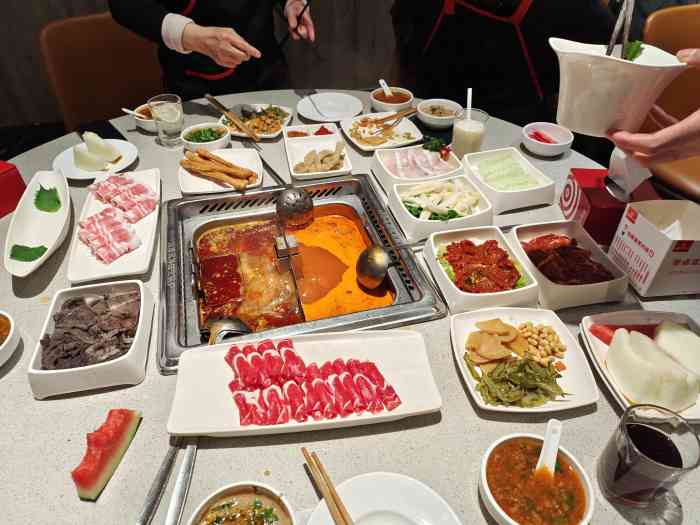 海底捞火锅(银泰创意城店)-"[环境]干干净净,主要是不会油腻腻,让人.