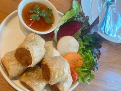 -Chom Cafe and Restaurant