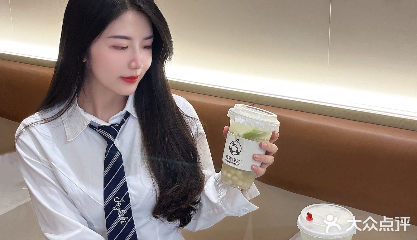 秋天的第1️⃣杯奶茶 被盛夏光年硬控了