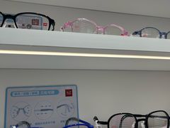 -美式眼镜·授权蔡司.依视路.尼康.豪雅.明月(南翔印象城店)