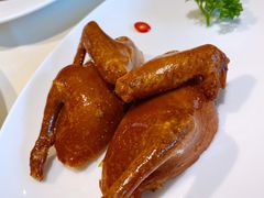 玻璃脆皮乳鸽-利苑酒家(金宝店)