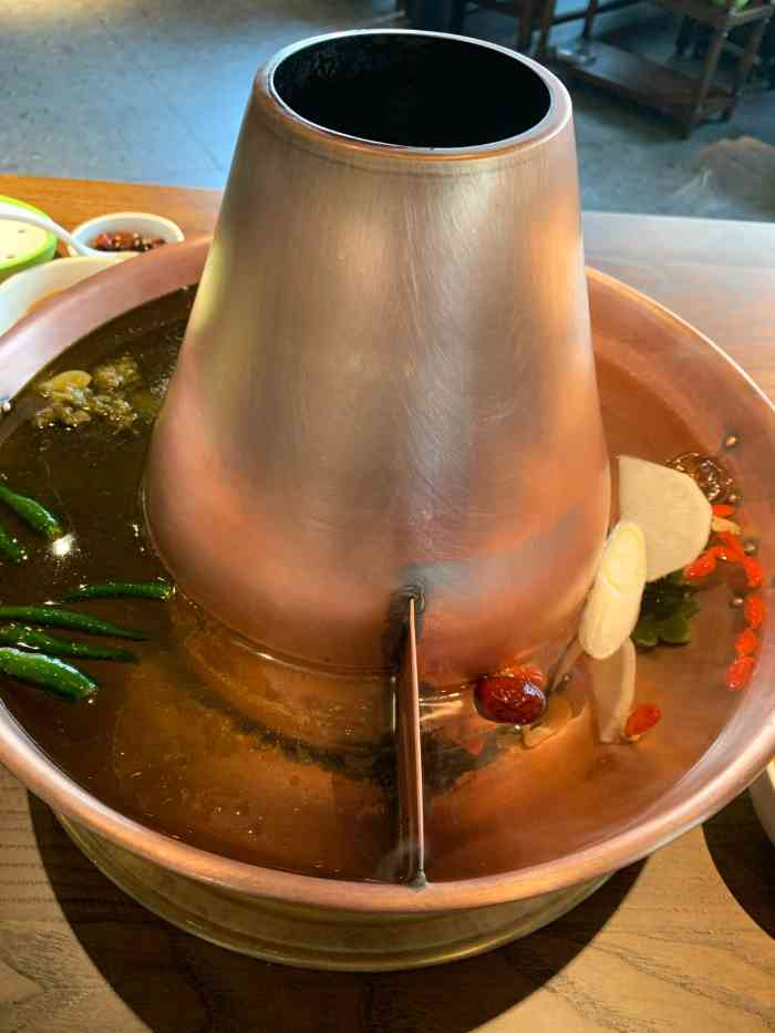 铁瓷涮肉(洋桥店)-"离家很近 直接走着就去了 很好找 就在路.