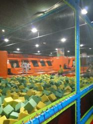 蹦床-六月巴士童乐园(抚顺罕王商场店)