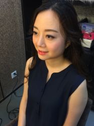 -现代经典婚纱摄影