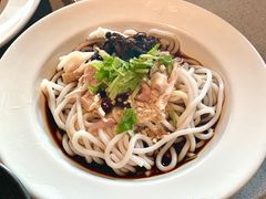 老昆明凉米线-半山腰·云南菜(侨福芳草地店)