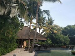 -三亚湾海居铂尔曼度假酒店