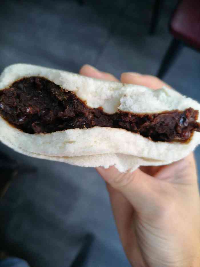 宫门口馒头名不虚传,什么时候看门口都是排大队又排大队,大家都知道