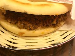 腊牛肉夹馍-长安面坊(西点茂店)