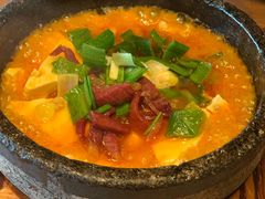 -云海肴·汽锅鸡·云南菜(天山百盛优客店)