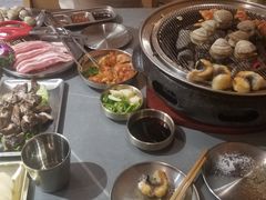 -围炉肉舍•炭烤活鳗•丹东海鲜烤肉(步行街店)