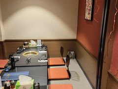 -山川小町·极番烧肉(新地假日广场店)