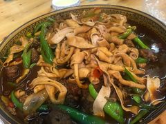 -一品红烧鸭特色川菜(三岔湖店)