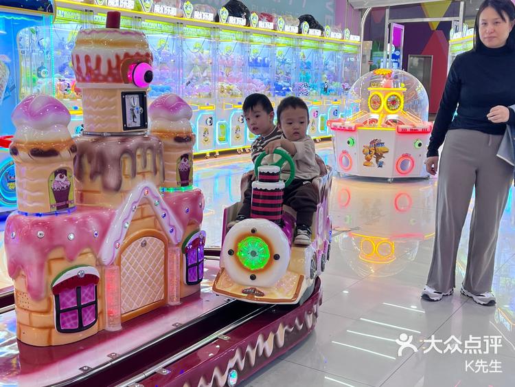 魔幻乐园偶遇记