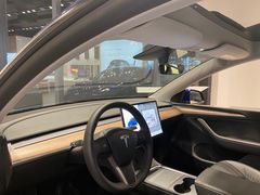 -TESLA 特斯拉(上海太古汇体验店)