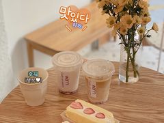 草莓拿铁-Cafe on warm(丹霞店)