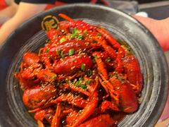 -肥肥虾庄·金牌油焖大虾(汉街SKP店)
