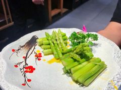 盐烤芦笋-黑牛の店·和牛烧肉(大悦城店)