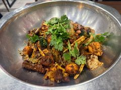 -愉肴麻辣香锅(中山路店)