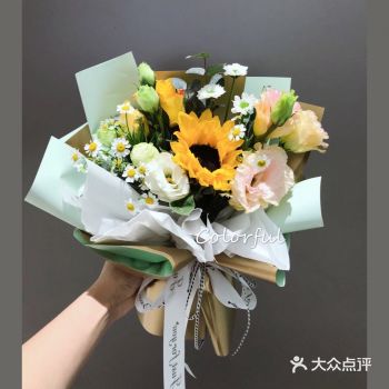 今天来聊聊向日葵小花束，向日葵小花束搭配，其实向日葵