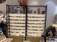 -沫芮眼镜·蔡司官方授权店(人民广场店)