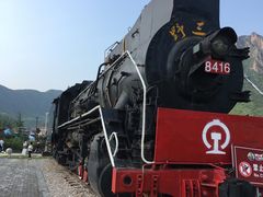 -百里峡七彩艺术小镇