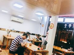 大堂-老上海馄饨铺(浙江中路店)