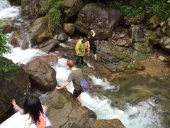 -安吉龙王山峡谷漂流