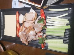 -东口码头·烧鸽子·鱼头泡饼·地方菜(金鹰悦城店)