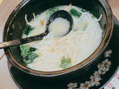 -灵芝妹子海鲜米线(瓦房店新玛特店)