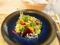 牛油果健康沙拉-北京贵宾楼饭店 红墙咖啡厅