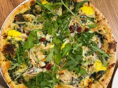 烤鸡奶酪蔬菜披萨-城市大道红炉披萨烘焙坊